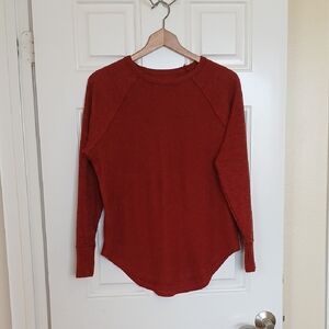 SO Ribbed Knit Crewneck Top in Deep Rust